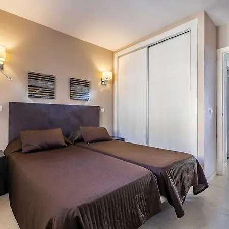 83-beachfront Apartment, * 丰希罗拉