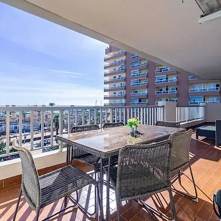 83-beachfront Apartment, דירה