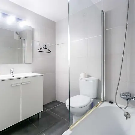 83-beachfront Apartment, *