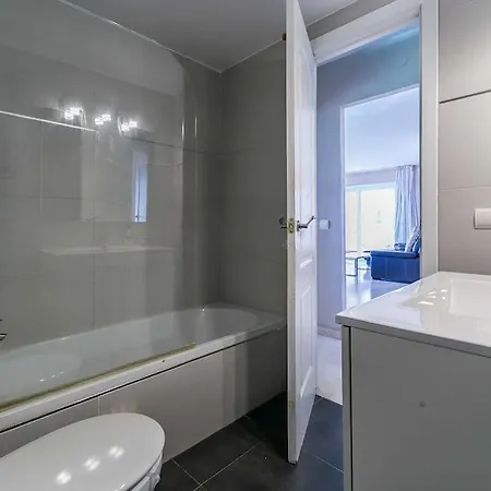 דירה 83-beachfront Apartment, פואנגירולה