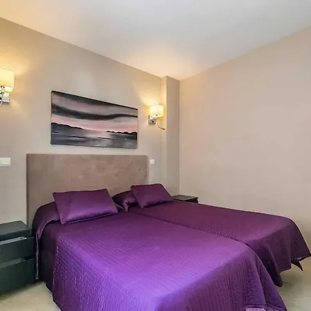 83-beachfront Apartment, Апартаменты Фуэнхирола