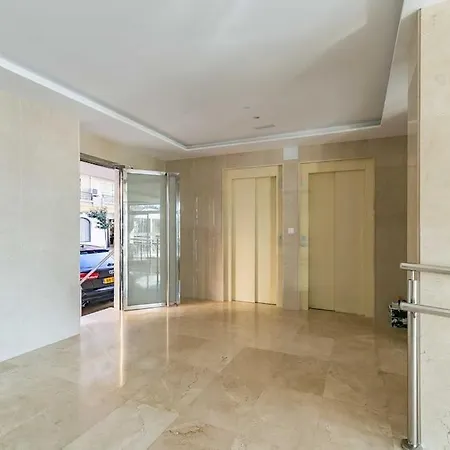 83-beachfront Apartment, * Фуэнхирола